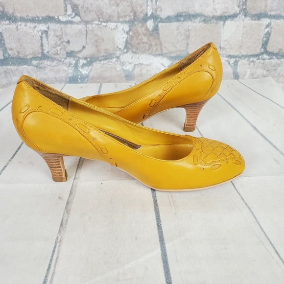 Joy & Peace Leather Heels Yellow Pumps Lattice Detail Stacked Heels Size 37 - Picture 11 of 13